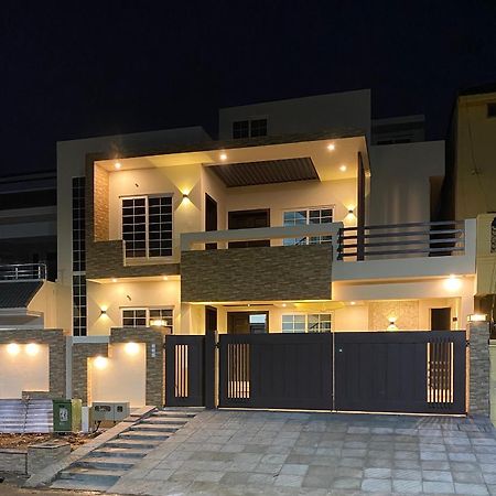 Bed and Breakfast Continental Boutique House Islamabad Esterno foto